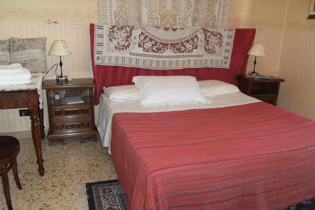 Emily Bed & Breakfast Stroncone Bilik gambar